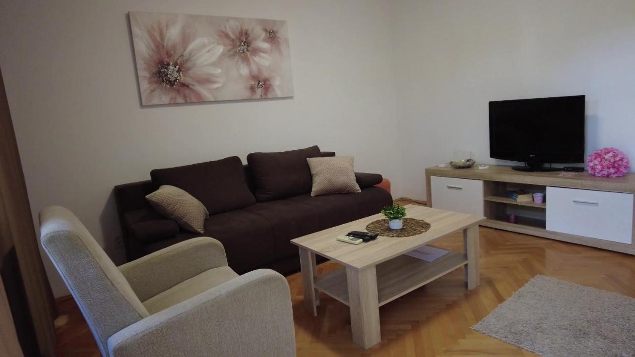 Apartment Dina Omis Exterior photo