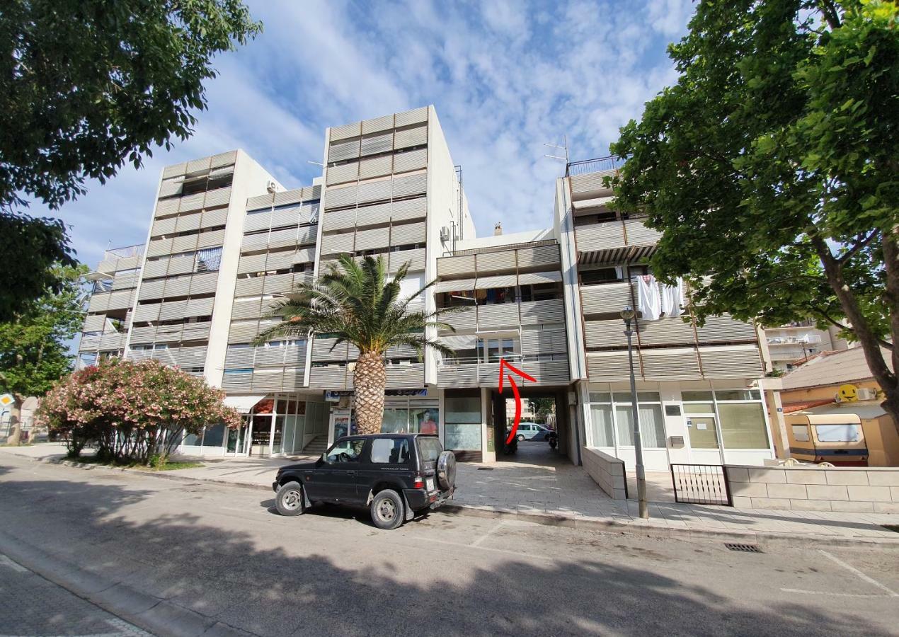 Apartment Dina Omis Exterior photo